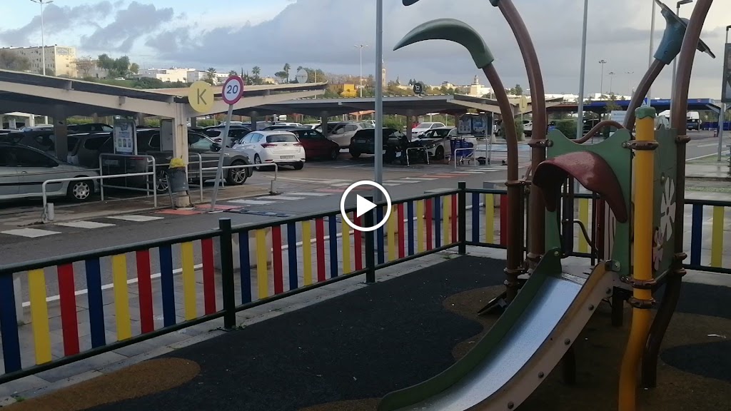 Aparcamiento ll Clientes Carrefour — Videos