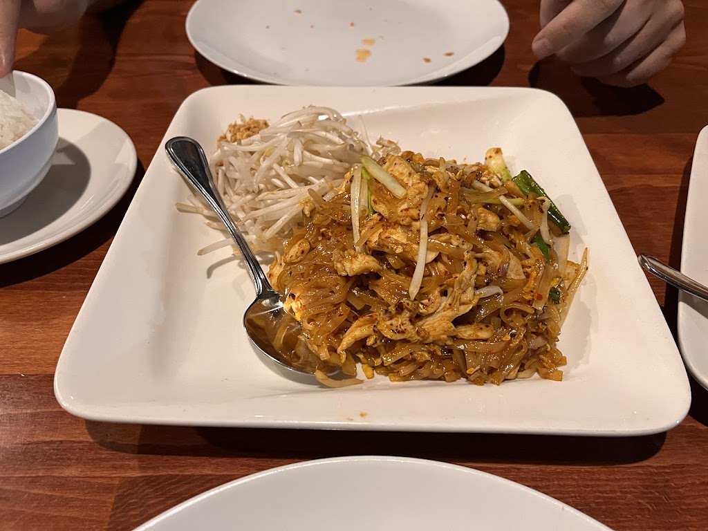 Pin Kaow Thai Restaurant Rainbow