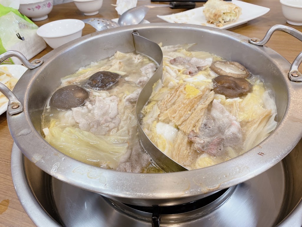 屏東小東北酸菜白肉鍋 旗艦店 的照片
