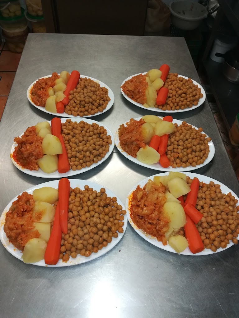Cafeteria Triana — Comida y bebida