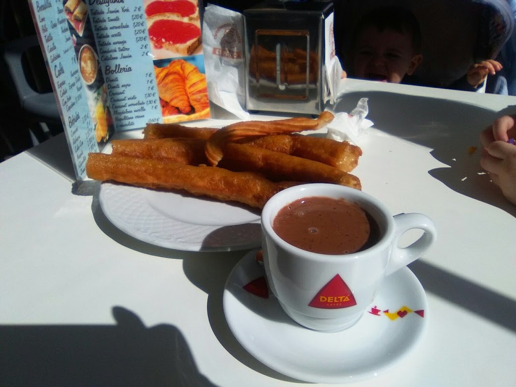 CHURRERIA EL PATIO — Comida y bebida