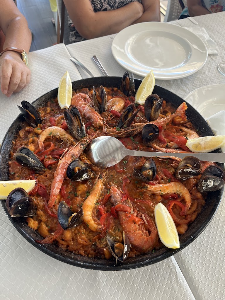 Chiringuito La Primera Ola — Paella