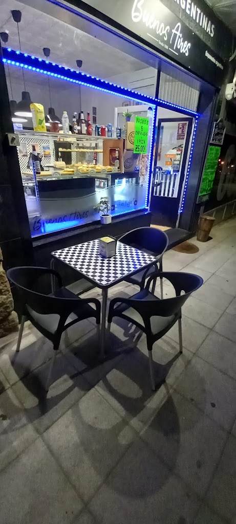 Buenos Aires Empanadas Argentinas y Pizza — Ambiente