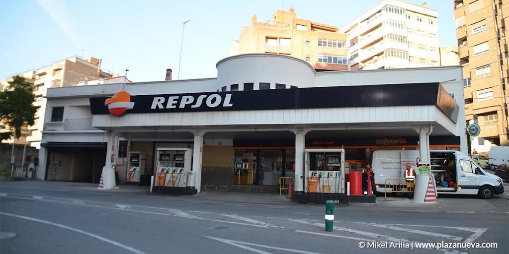 Estacion de Servicio Repsol — Exterior