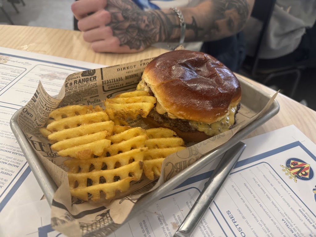 Corner | Sports Bar Del Poble | Villarreal — Comida y bebida