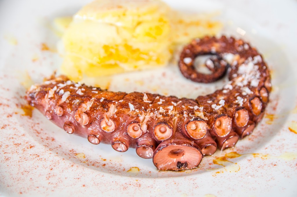 Taberna 1900 y Pico — Comida y bebida