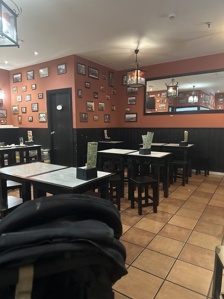 100 Montaditos Baricentro — Ambiente