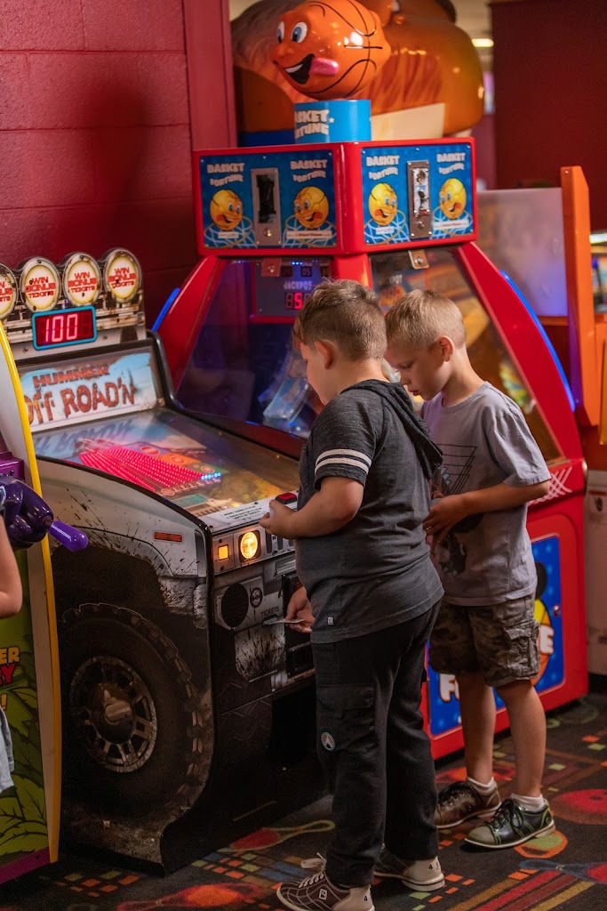  Les & Jim's Lincoln Lanes