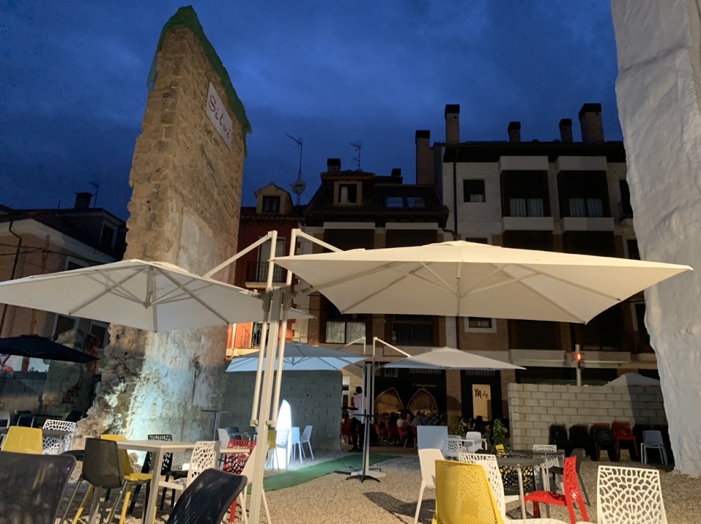 Hotel y Restaurante Puerta de Aranda — Exterior