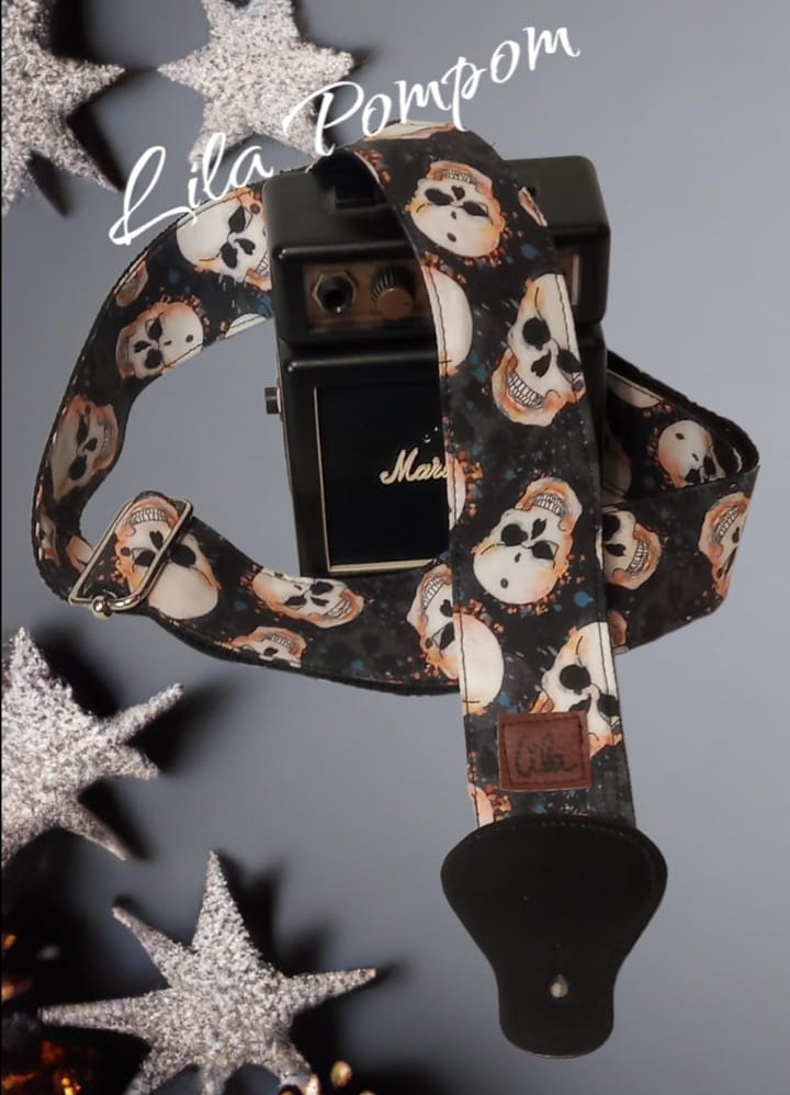 LILA POMPOM