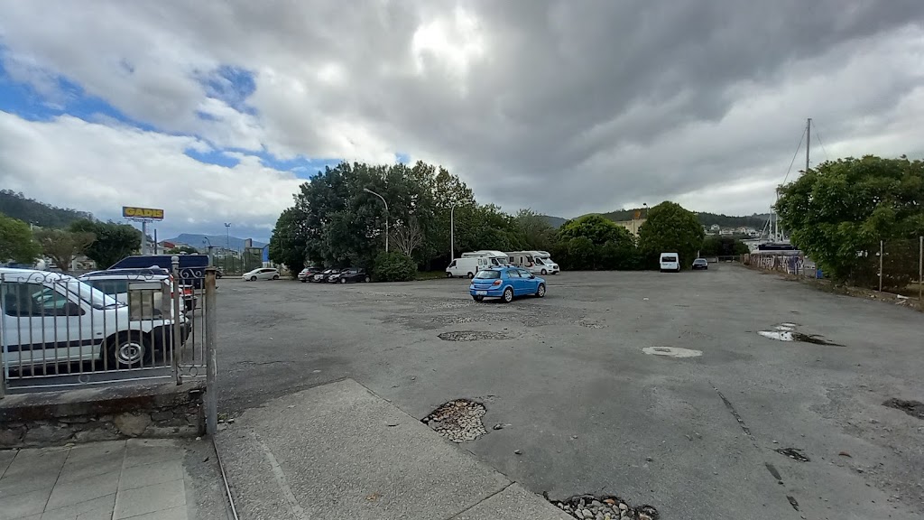 Parking — Estacionamiento