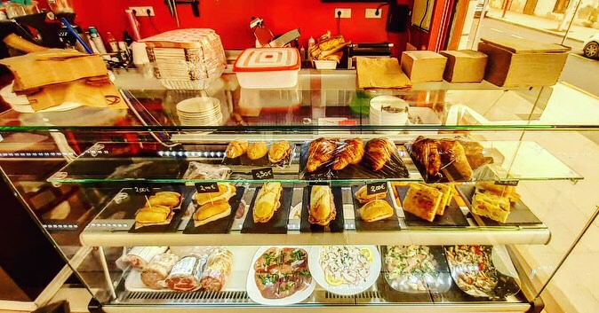 La Tasquita — Comida y bebida