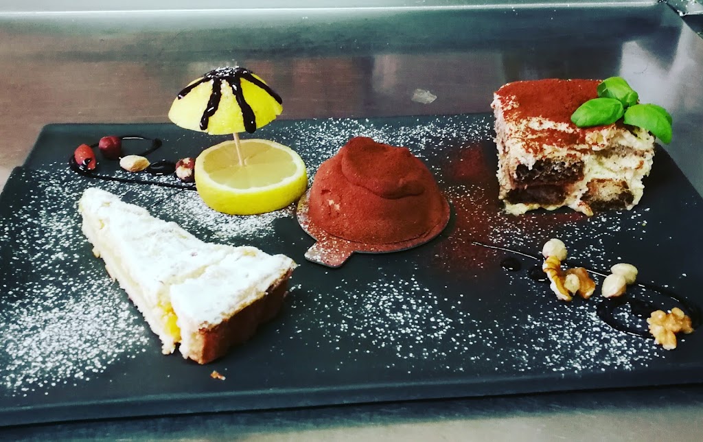 Restaurante Pomodoro Y Basilico — Comida y bebida