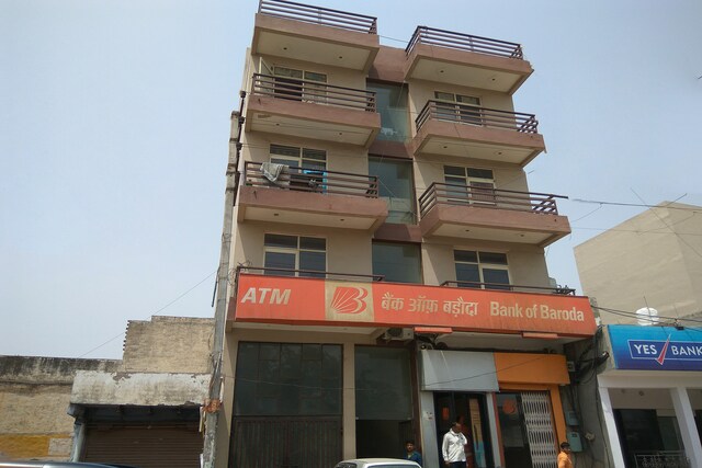 Oyo Flagship 44151 Royal Guest House