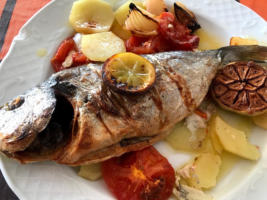 La Tabernita de la Neia — Comida y bebida