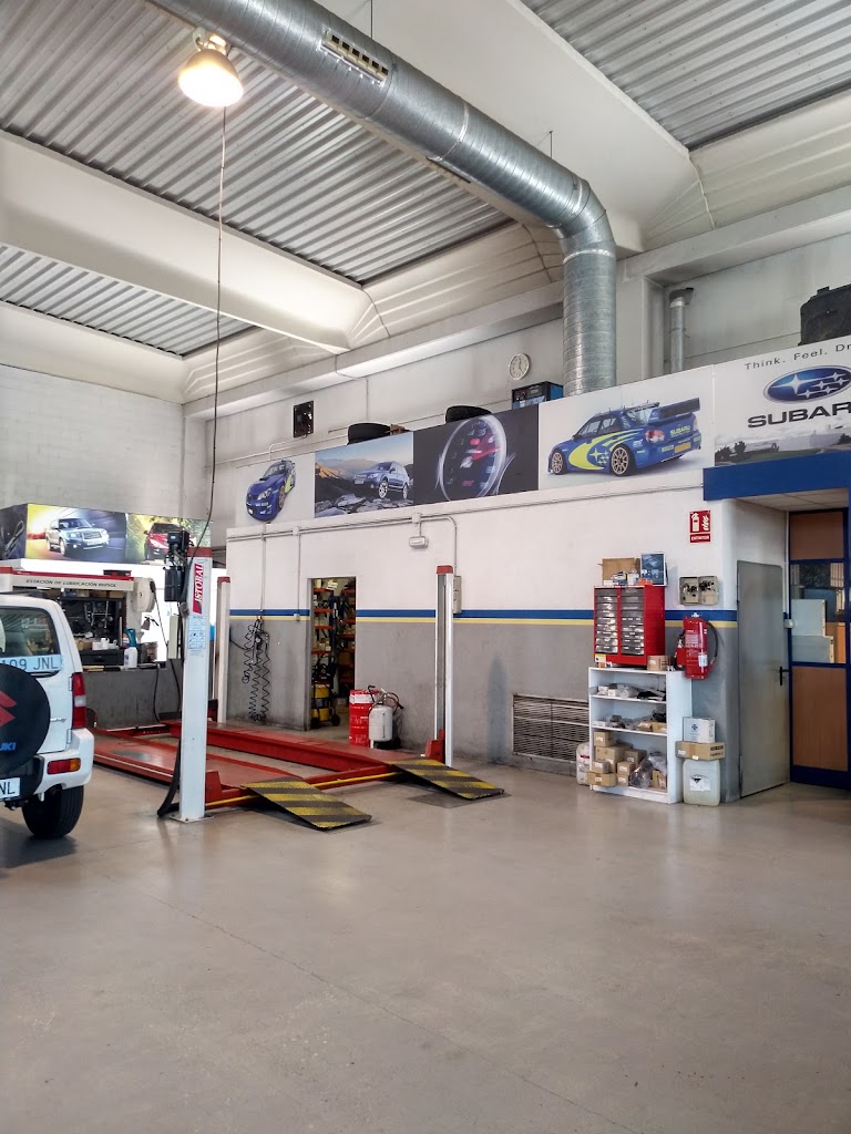 Angel Danes - TALLER I RECANVIS MITSUBISHI- C/ Dels Vilabella 1- 08500 VIC (Barcelona) — Interior