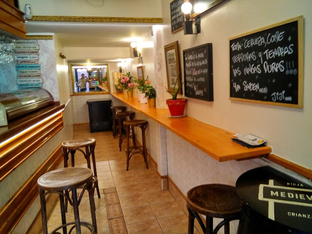 Cafe Bar La Carolina — Ambiente