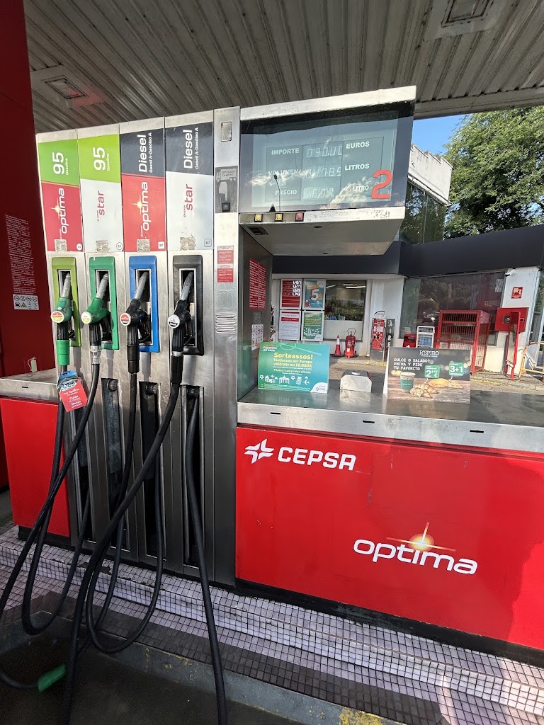 Estacion de servicio Cepsa — Surtidor de combustible