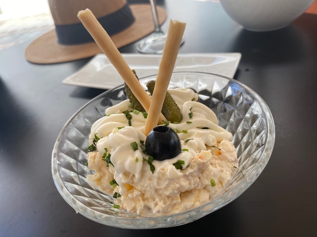 El Laberinto Bistro — Comida y bebida