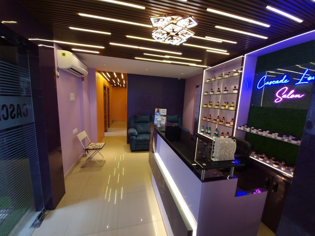 Cascade Lounge Salon