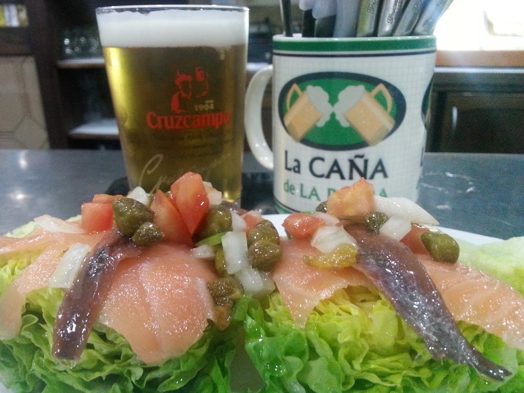 BAR LA PARRA — Comida y bebida
