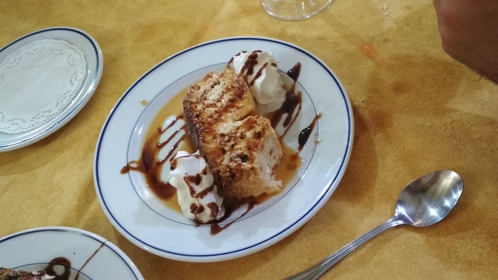 Restaurante La Raya — Comida y bebida