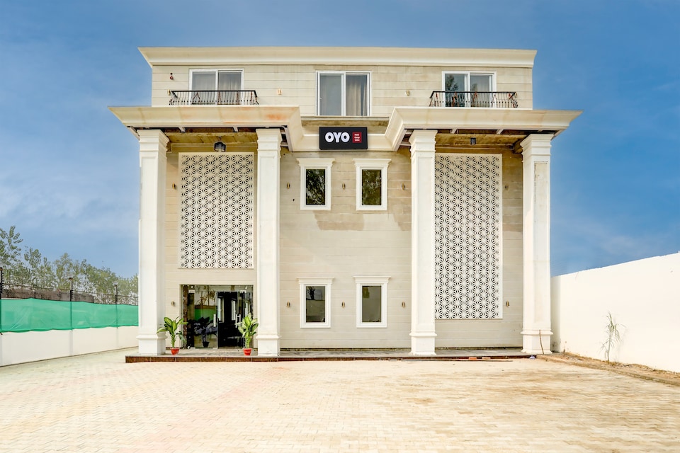 Super Oyo Hotel Ganga Safari