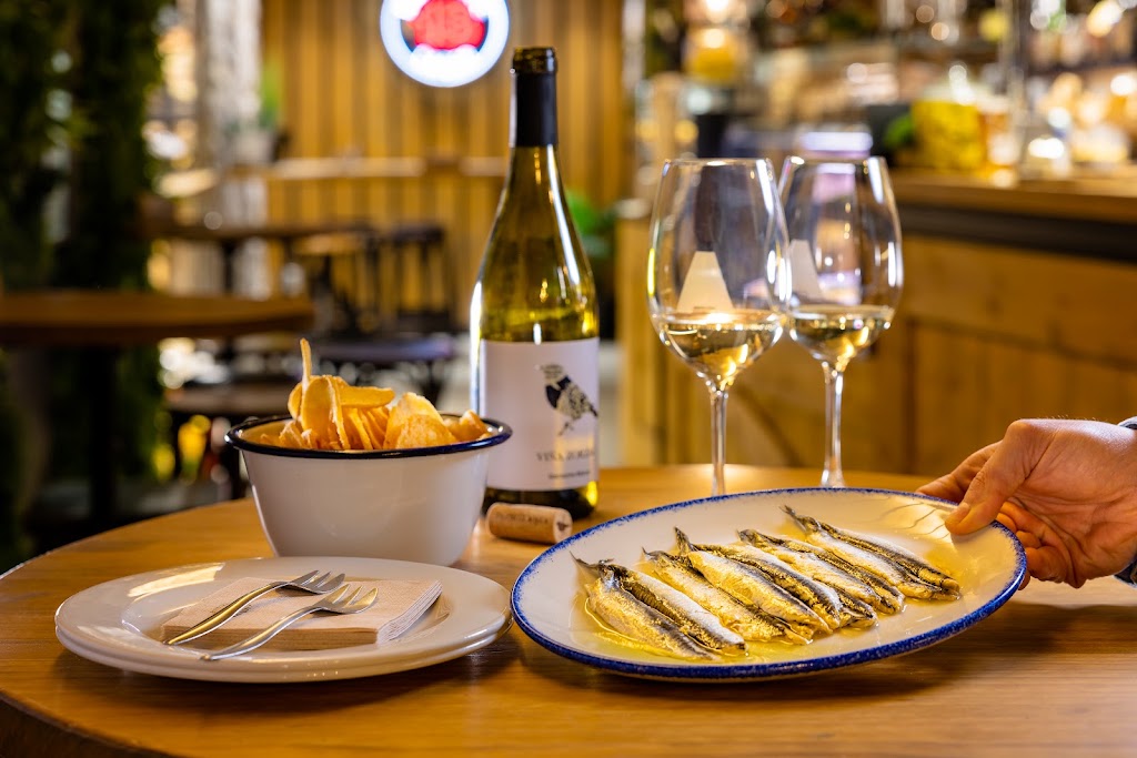 LA DESPENSA — Comida y bebida