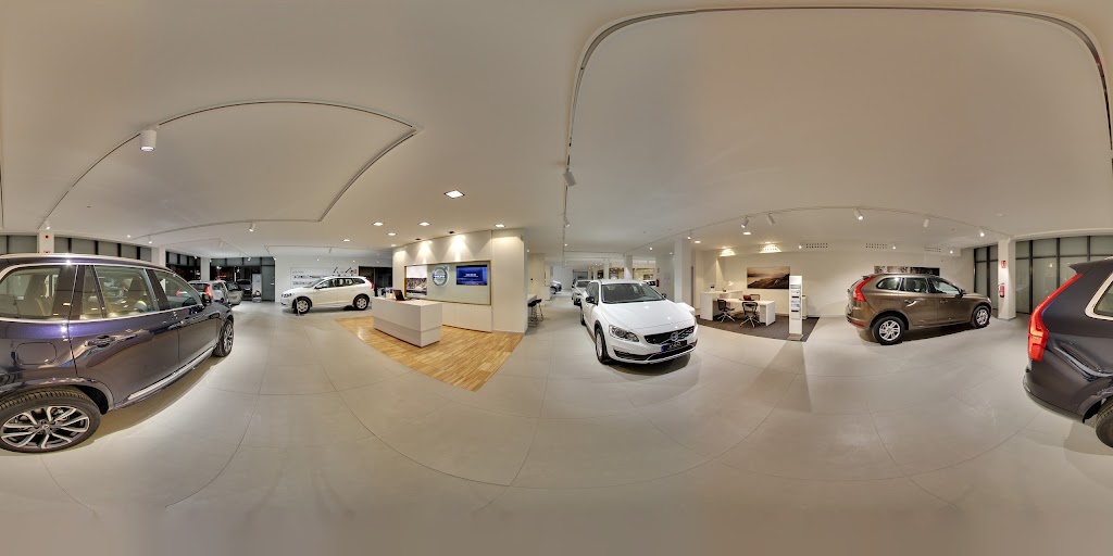 Auto Salon Volvo — Interior