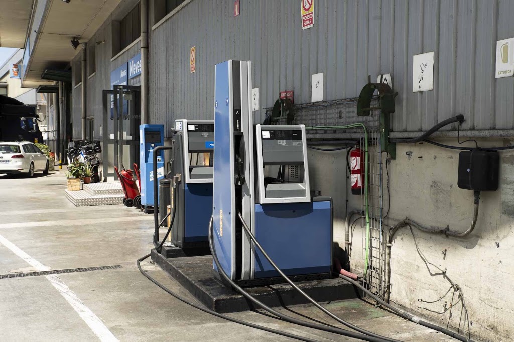 Gasolinera Nieves Zaisa — Estacion de servicio