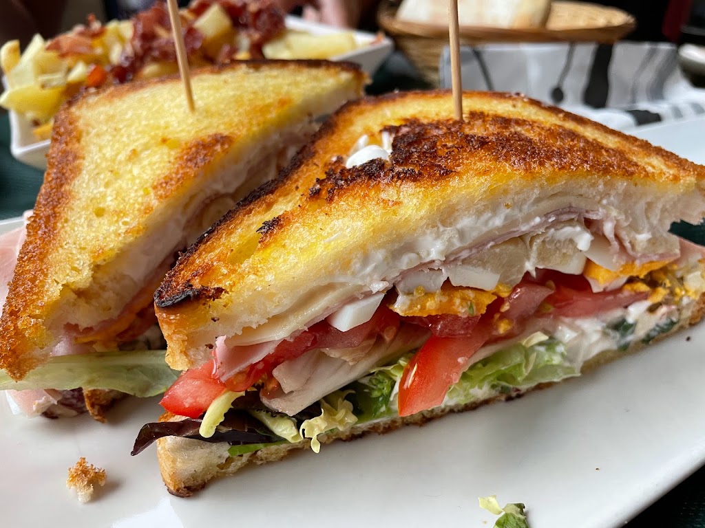 Bar Sustrai — Comida y bebida
