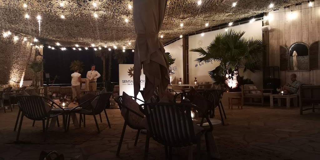 SEMSA BEACH Sea & Lounge.