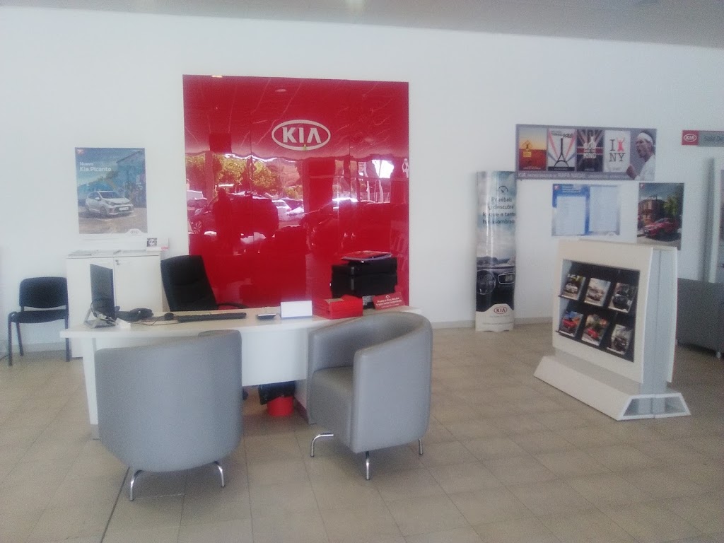 GRUPO VILLAR (TALLER OPEL, SKODA) — Interior