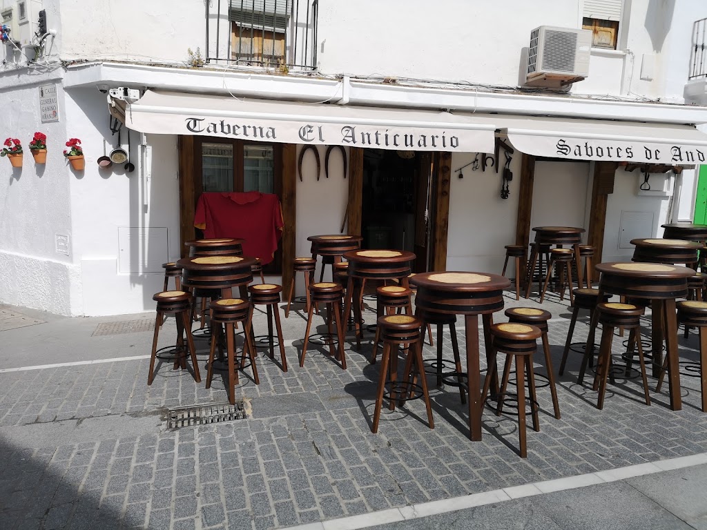 Anticuario Conil — Ambiente