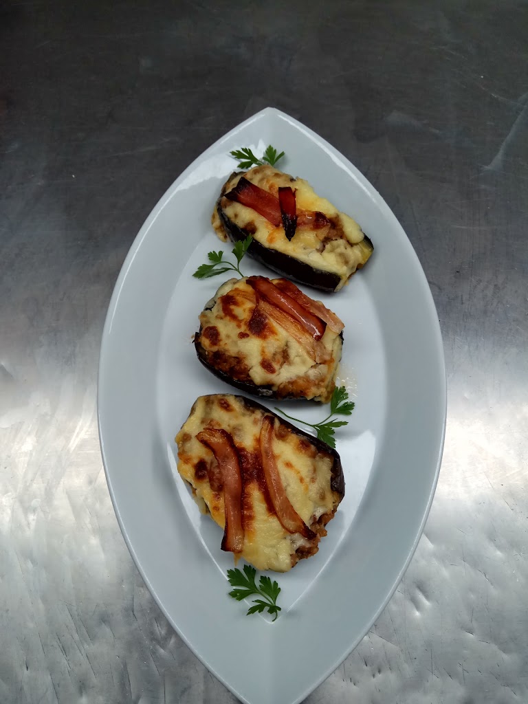 Meson taurino — Comida y bebida