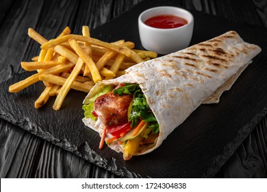 Mc.Tacos /Restaurante Doner kebab tomelloso — Papas fritas