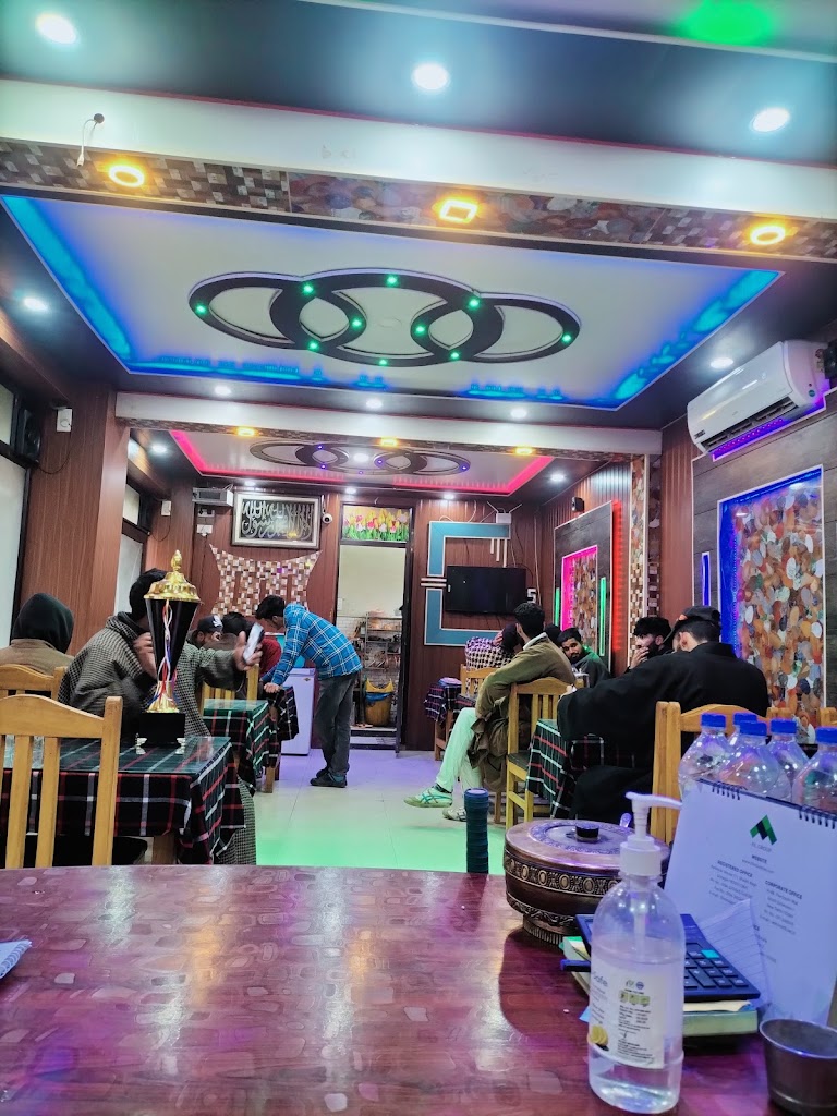Zaiqa Restaurant Bakery And Fastfood