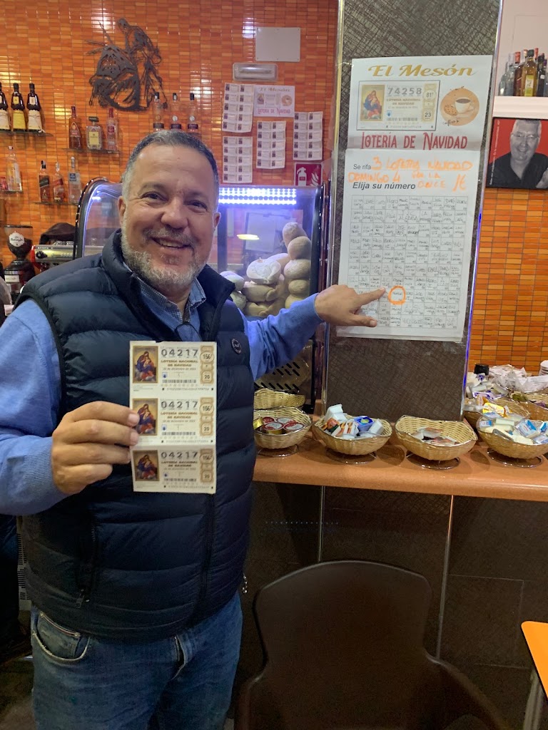 El Meson Bar — Ambiente
