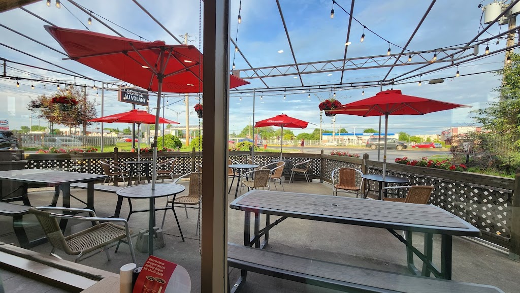 Restaurant La Belle Province in Brossard