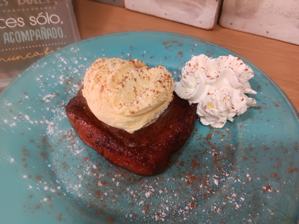 Bendita Locura Cafe & Crepes — Comida y bebida
