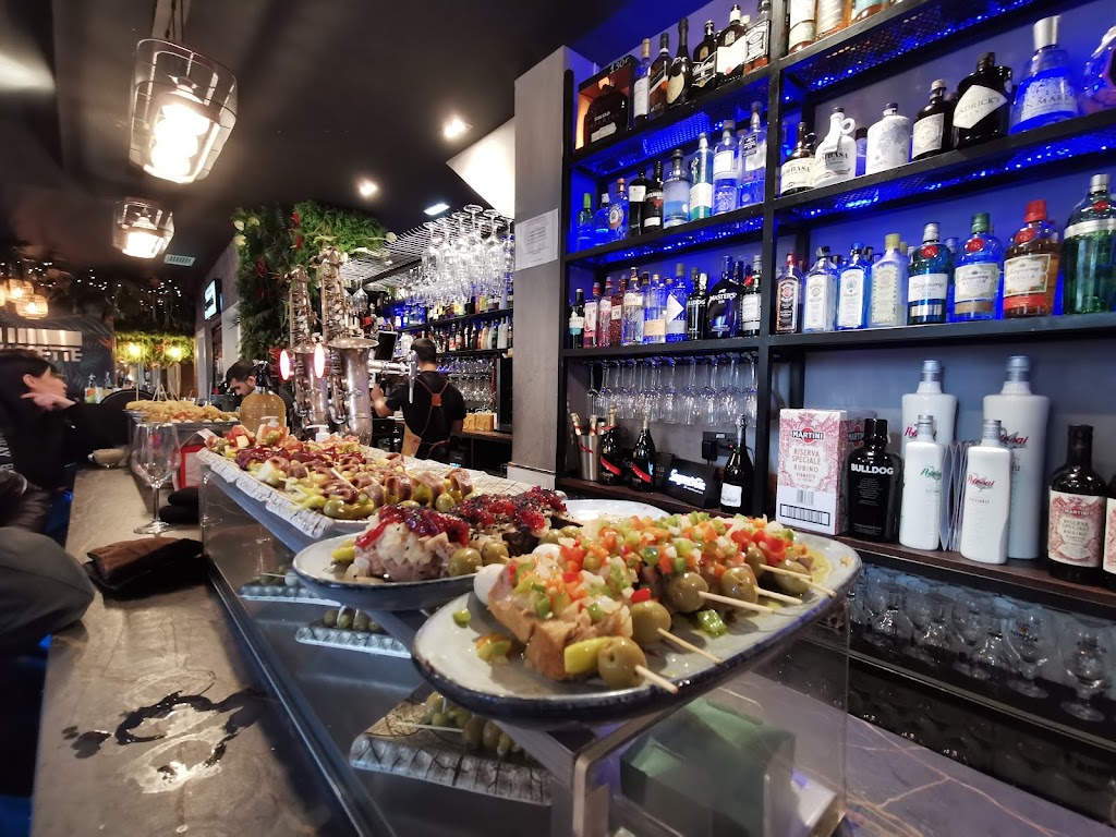 Bar La Cassette Castro — Comida y bebida