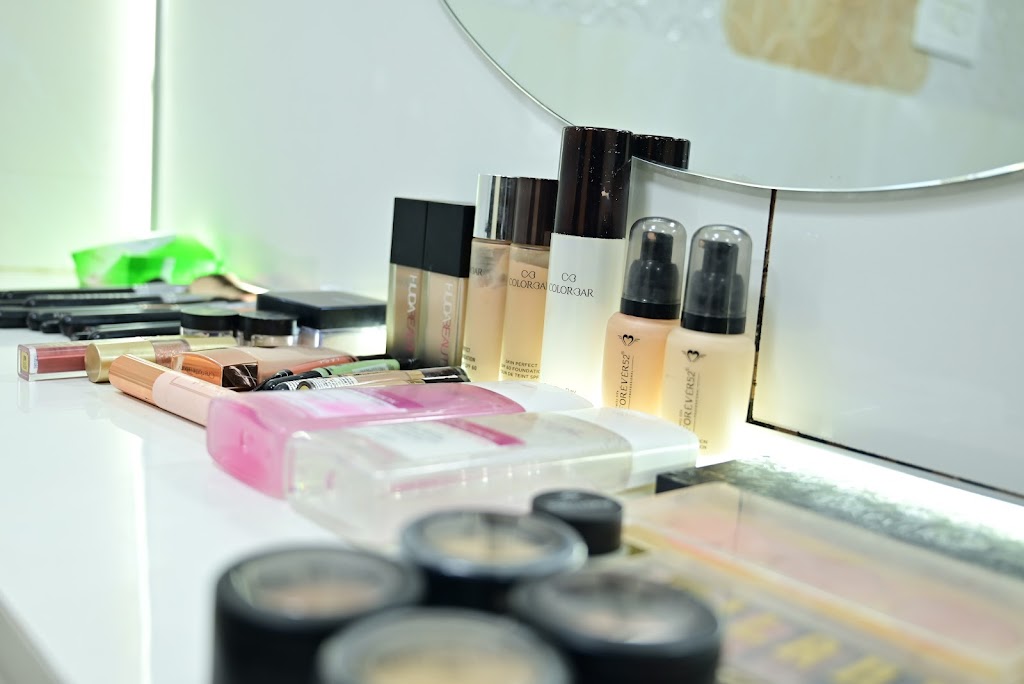 Glow Family Salon Academy