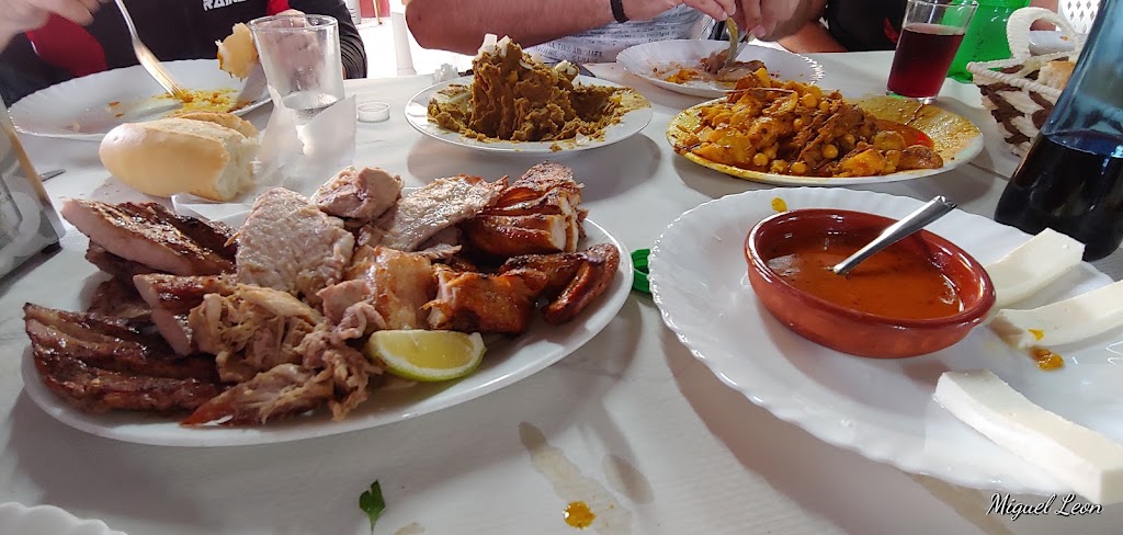 Guachinche Casa San Antonio — Comida y bebida