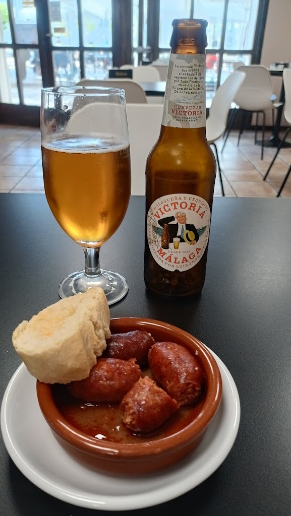 Cafeteria Bulevar84 — Comida y bebida