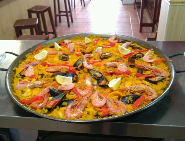Bar la Capitana — Comida y bebida