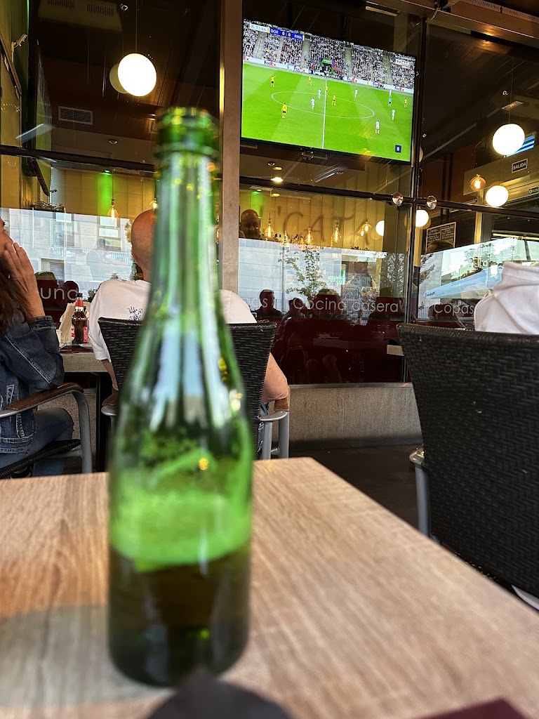 La Cata — Comida y bebida