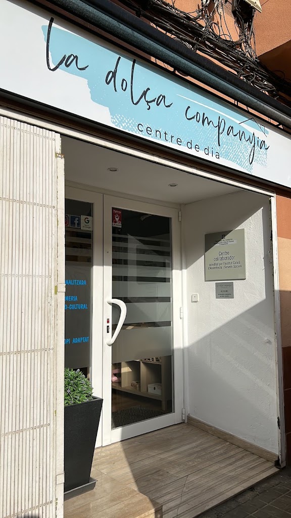 Centre de Dia La Dolca Companyia — Exterior