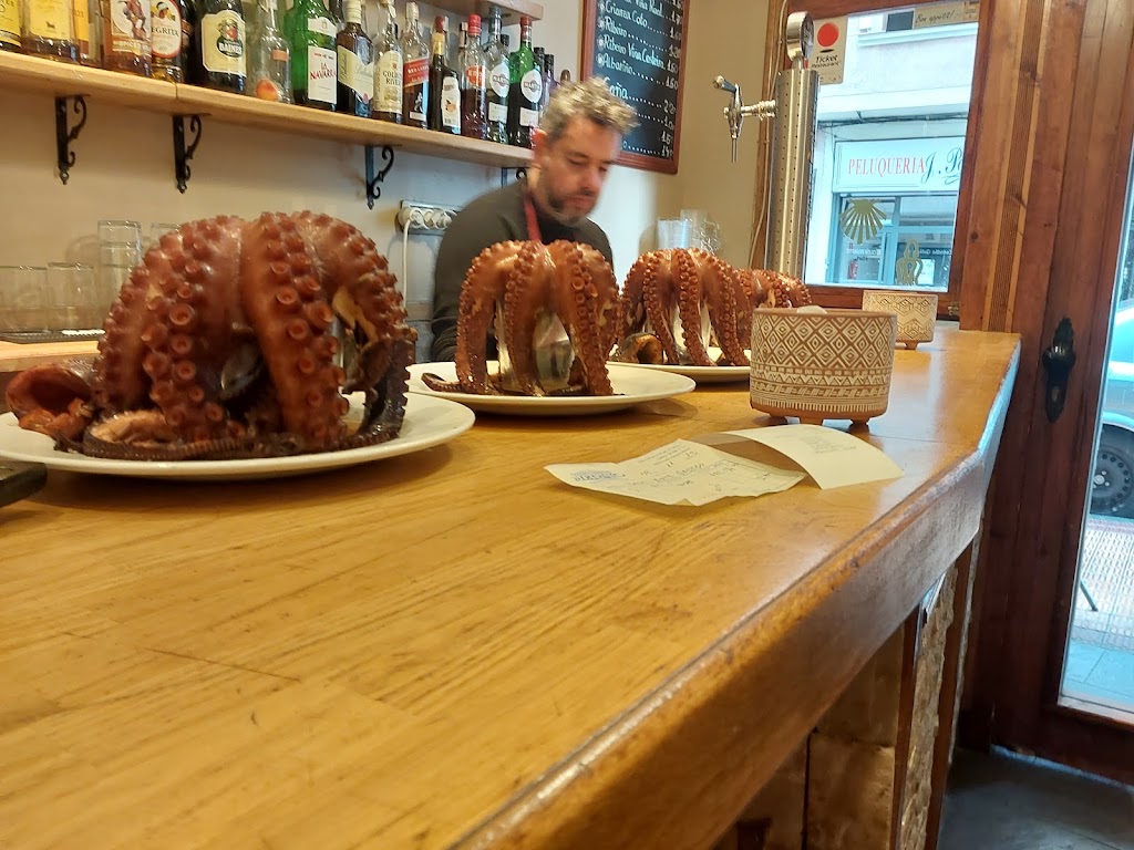Arte Gallego jatetxea — Comida y bebida