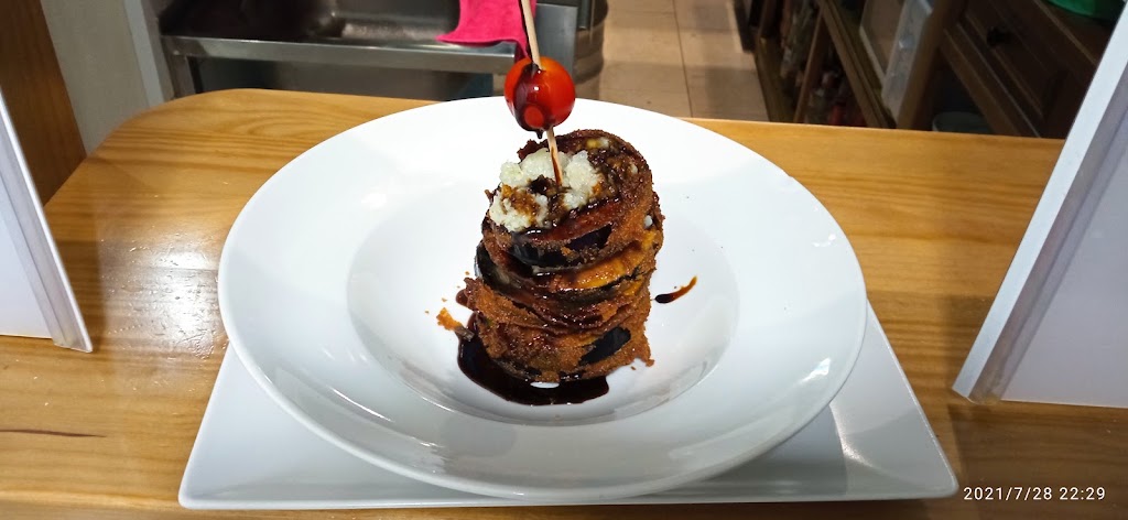 Taperia Restaurante Atypico Merida — Comida y bebida