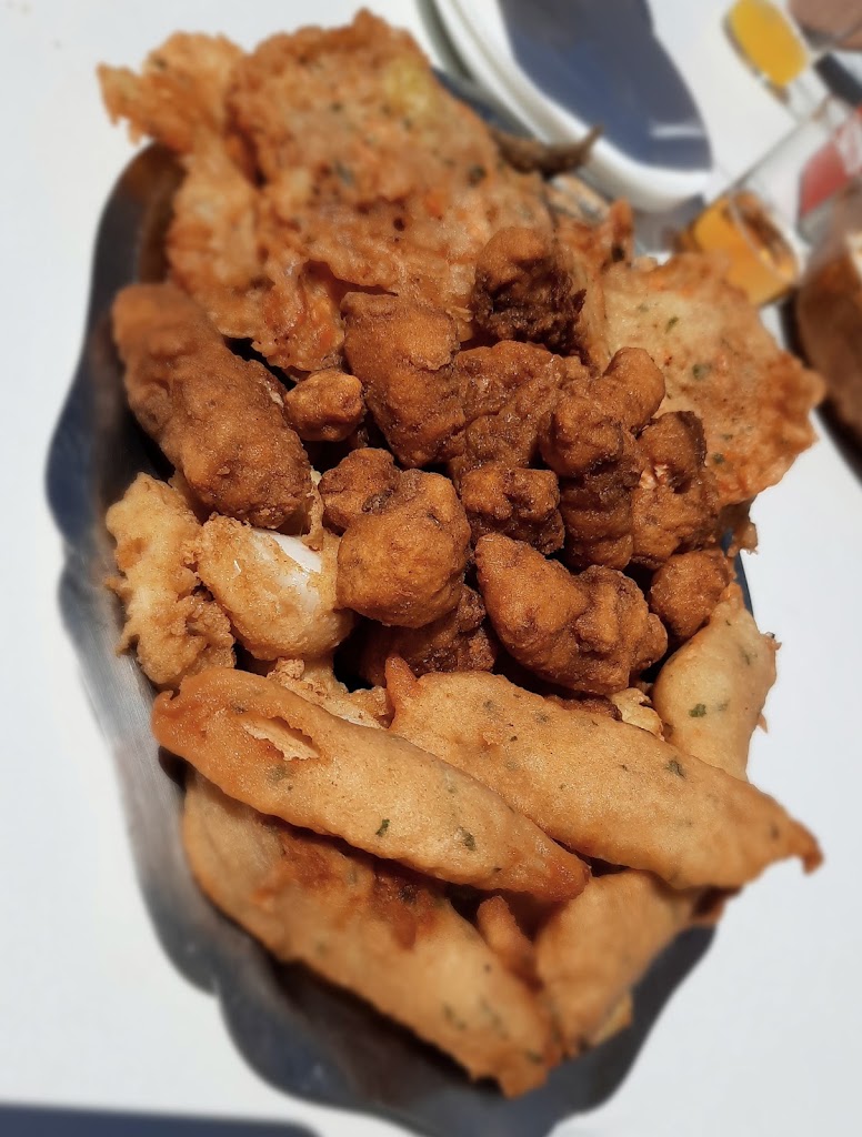 Chiringuito El santuario — Comida y bebida